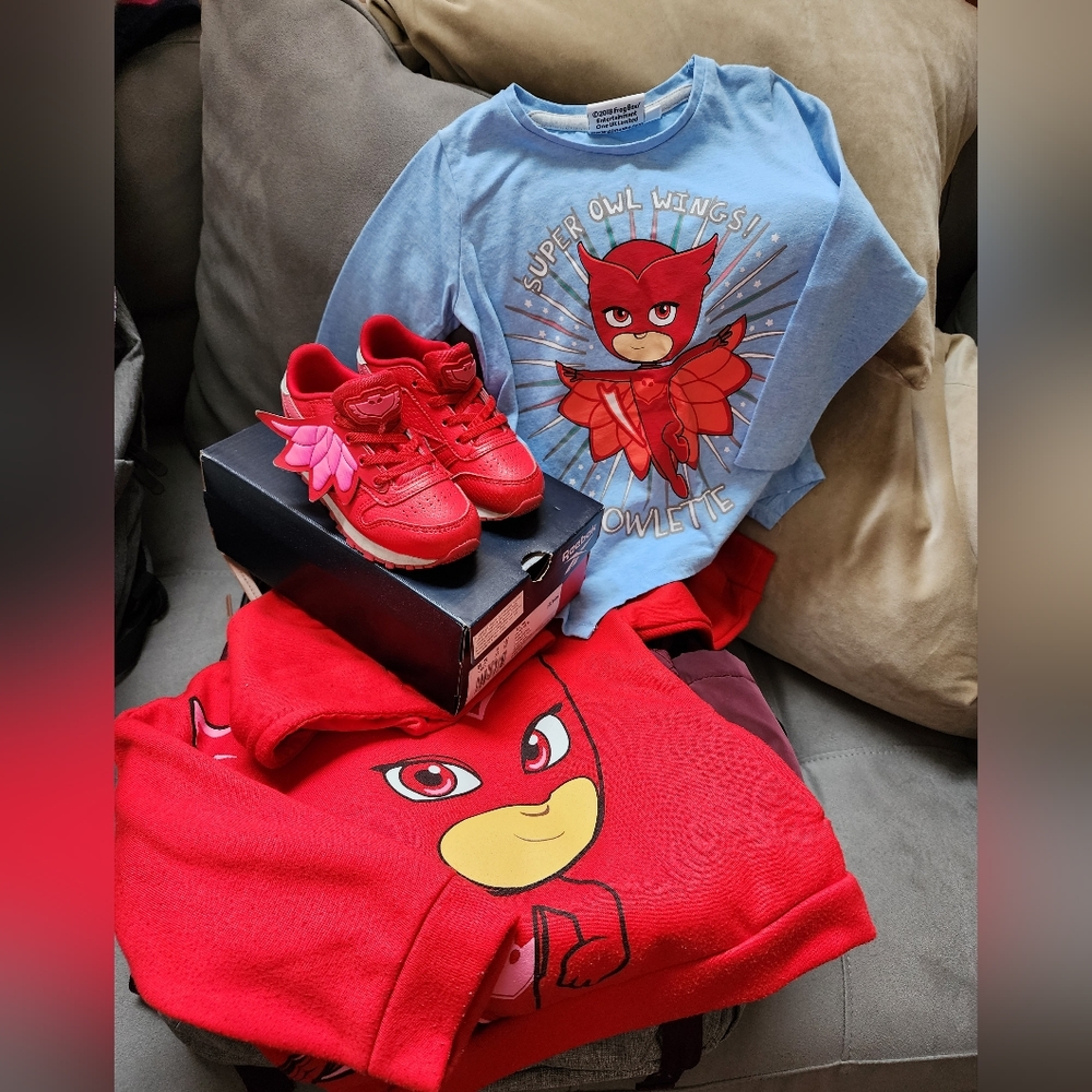 PJ Masks Owlette Reeboks and clothing - Size 8.5C shoes and 3T tops